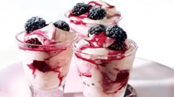 POSTRE DE NASTAS CON MORAS
